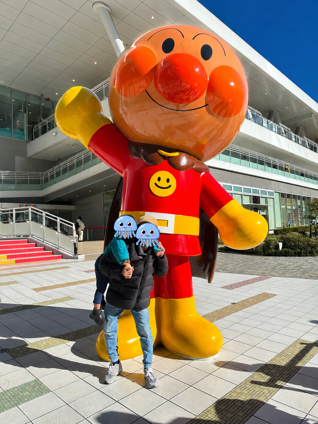 ミュージアム入り口のアンパンマンの銅像